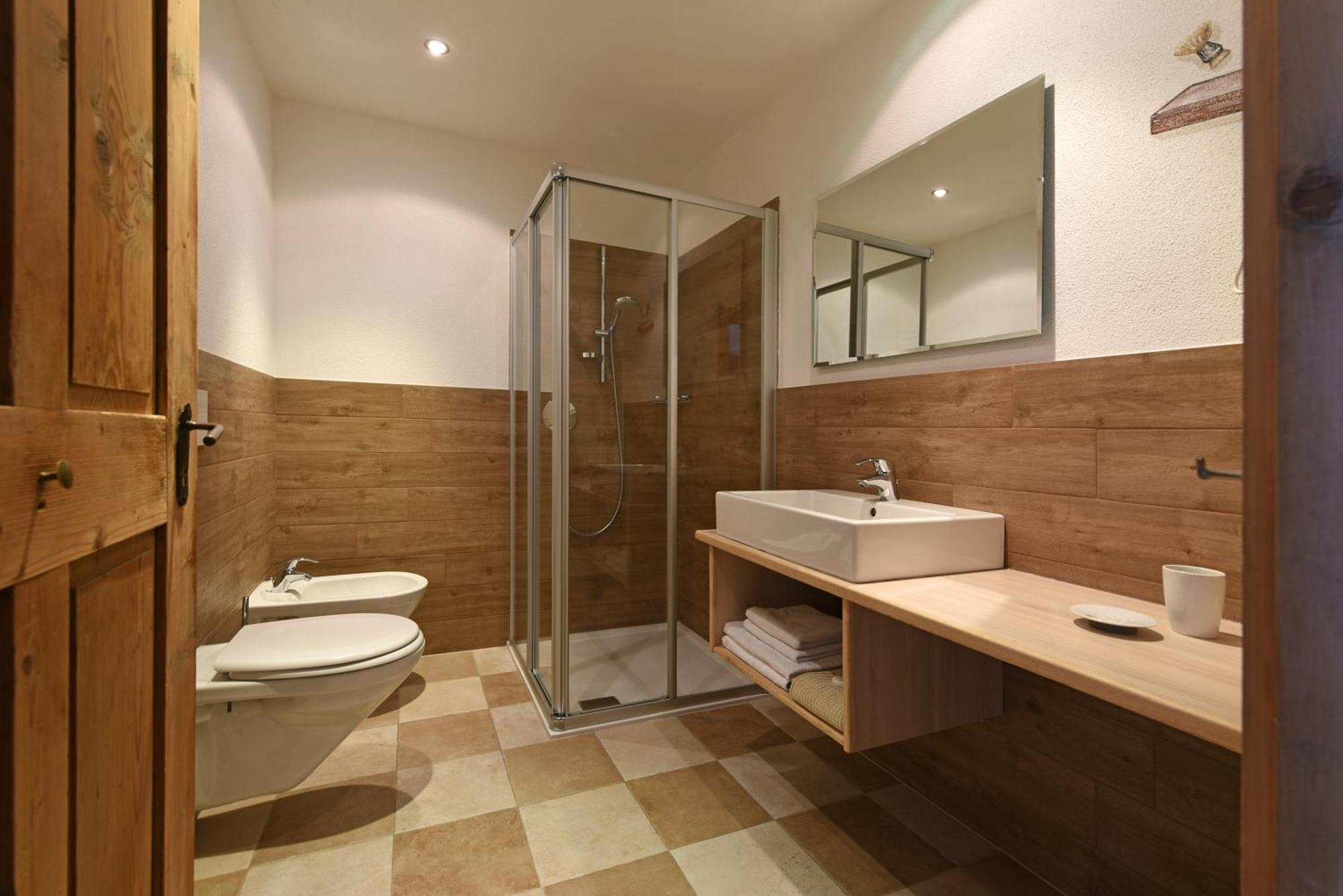 Large Double Room,1619182920:JPEG